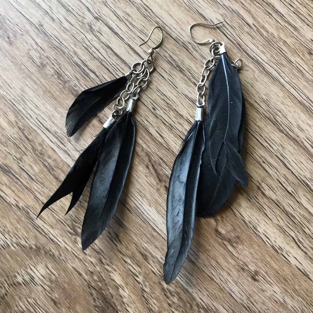 📍Black Feather Earrings